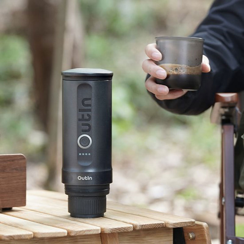 OutIn Nano - draagbare elektrische espressomachine - stijlvol en solide - verwarmt water - capsules & gemalen koffie - 20 bar - draagbare koffiemachine - reis & camping koffiezetapparaat 12 volt